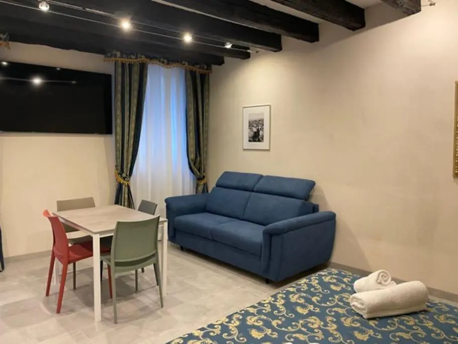 Ca'Antica Sinagoga - Venice Canal Front Apartment
